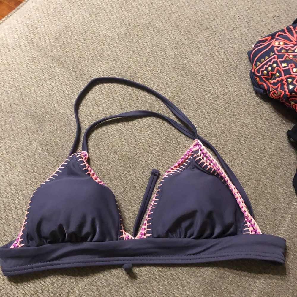 Women’s swimsuit top